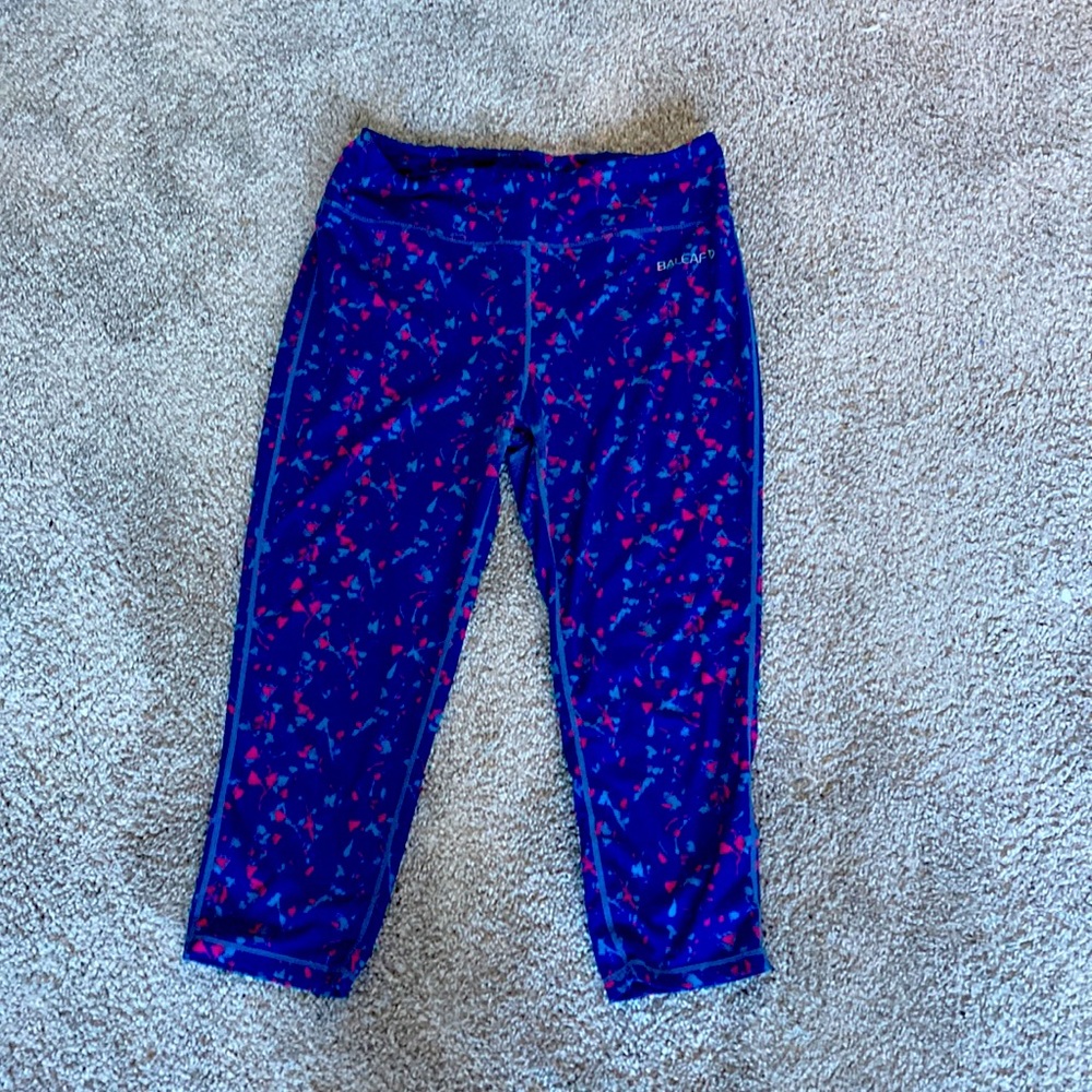 Yoga pants bought on Amazon. Size large, like new
